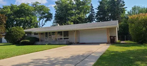 131 Joanne Ln, Rochelle, IL 61068