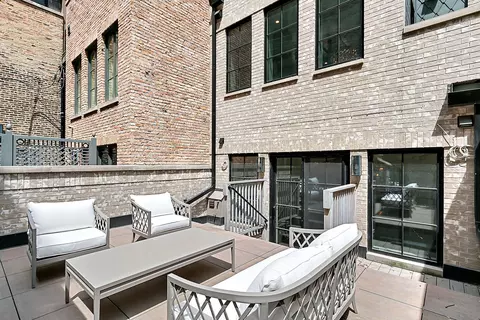 69 E Bellevue Pl, Chicago, IL 60611 photo 20