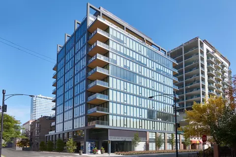 366 W Superior St #404, Chicago, IL 60654