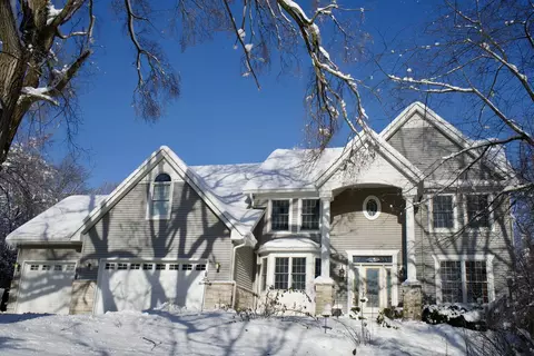 1506 Tecumseh Dr, Mchenry, IL 60050
