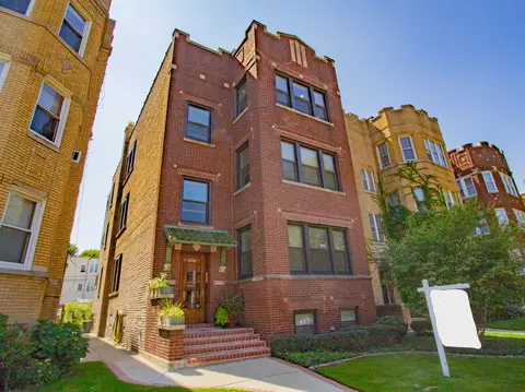 2721 W Winnemac Ave, Chicago, IL 60625