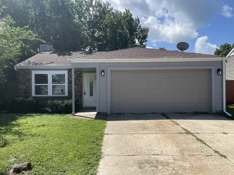 2240 Mulberry Ct, Aurora, IL 60506