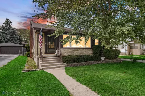 17946 Hickory St, Lansing, IL 60438