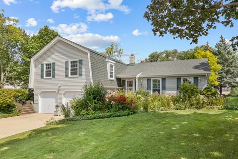 239 Wren Dr, Bloomingdale, IL 60108