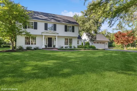 256 E Linden Ave, Lake Forest, IL 60045