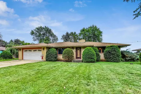 3010 Evergreen Dr, Joliet, IL 60435