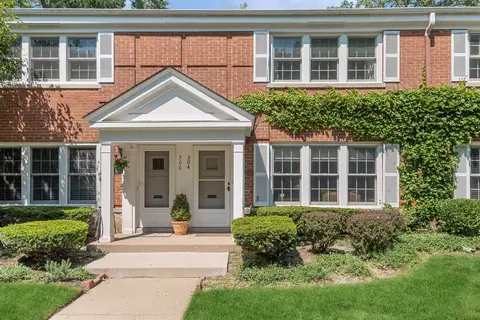 304 Laurel Ave, Wilmette, IL 60091