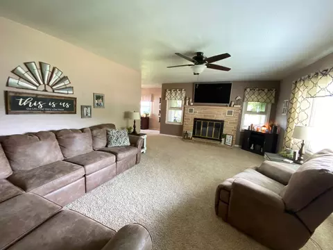 1409 Nan St, Dixon, IL 61021 photo 8