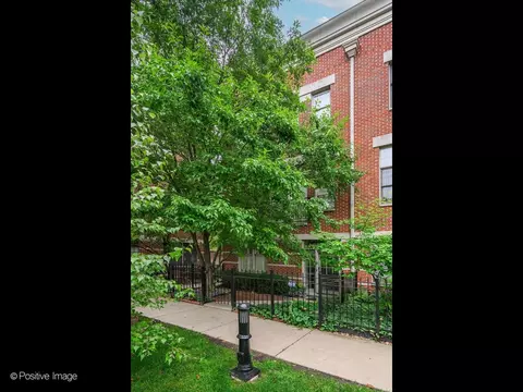 849 N May St #M, Chicago, IL 60642
