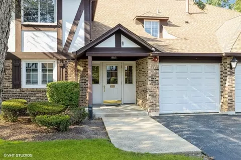 5806 Wolf Rd #1A, Western Springs, IL 60558