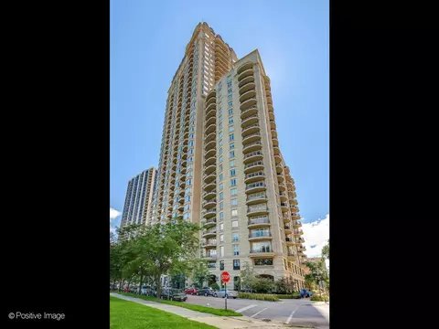 2550 N Lakeview Ave #N2104, Chicago, IL 60614