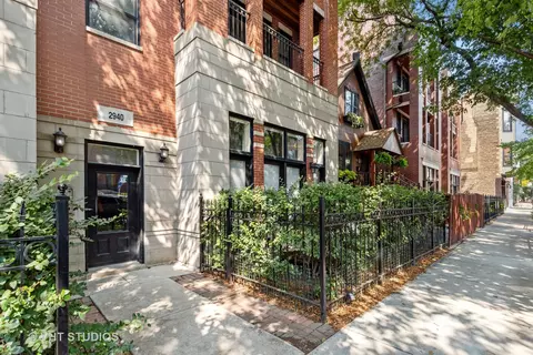 2940 N Sheffield Ave #3S, Chicago, IL 60657