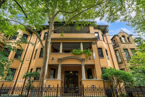 605 W Fullerton Pkwy #3, Chicago, IL 60614