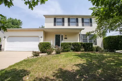 1203 Challis Dr, Bloomington, IL 61704