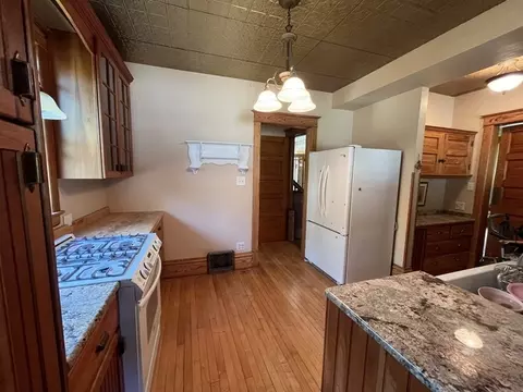 464 Arlington Ave, Elgin, IL 60120 photo 9