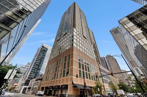 2 Erie St #1705, Chicago, IL 60611