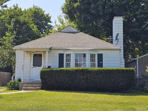 908 Flossmoor Ave, Waukegan, IL 60085