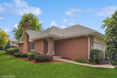 7661 Thistlewood Ln, Frankfort, IL 60423