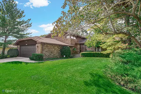 18950 Carson Dr, Homewood, IL 60430
