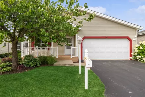 88 Rocking Horse Ln, Grayslake, IL 60030