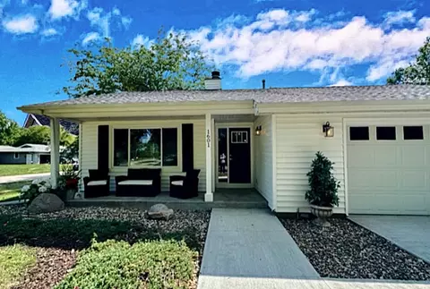 1601 Harbor Point Dr, Champaign, IL 61821 photo 9