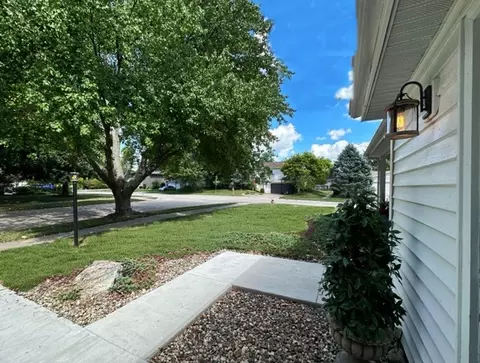 1601 Harbor Point Dr, Champaign, IL 61821 photo 11