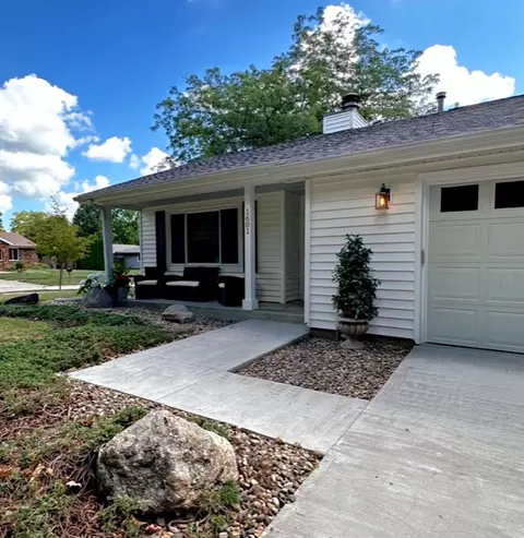 1601 Harbor Point Dr, Champaign, IL 61821 photo 12