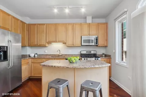 316 E 17th St, Chicago, IL 60616 photo 7