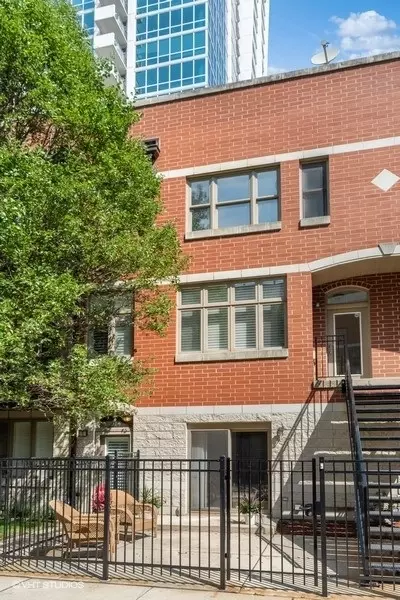 316 E 17th St, Chicago, IL 60616 photo 2