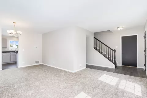 703 Osbron St, Plano, IL 60545 photo 4