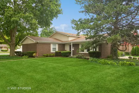 2303 N Brighton Pl, Arlington Heights, IL 60004