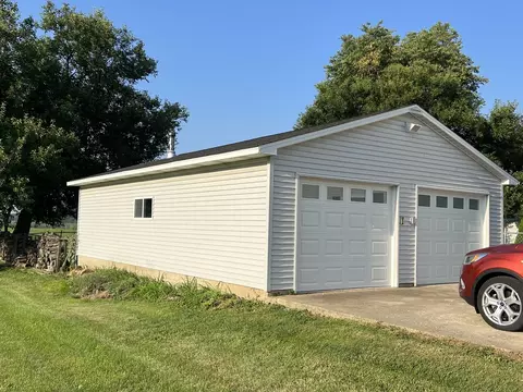 111 E Benham St, Tolono, IL 61880 photo 2