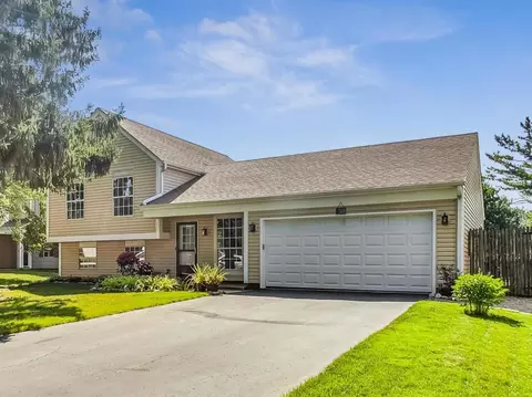 5131 Portage Ln, Gurnee, IL 60031