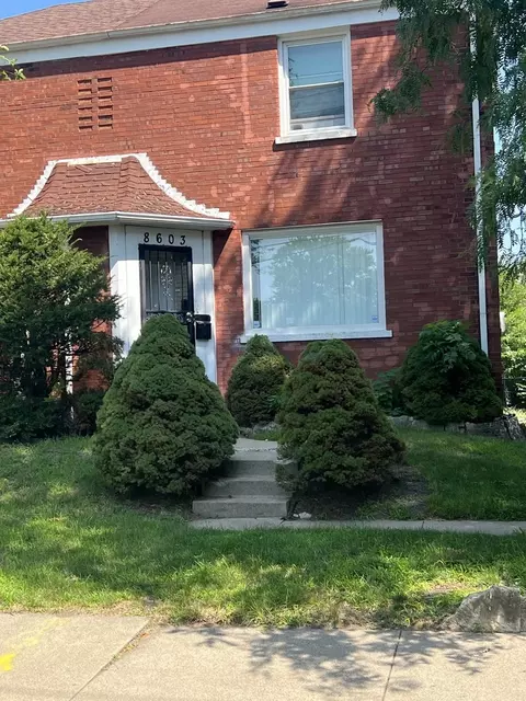 8603 S Saint Lawrence Ave, Chicago, IL 60619