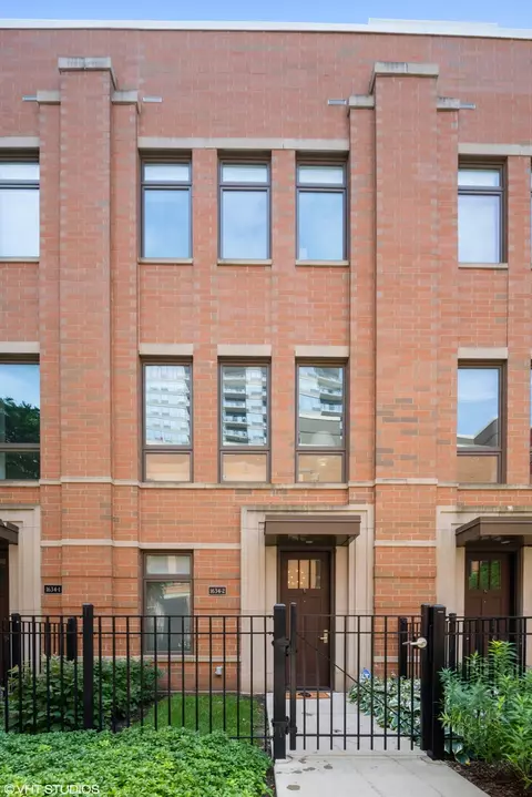 1634 S Prairie Ave #2, Chicago, IL 60616