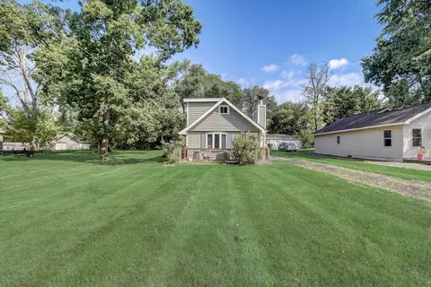 26426 W Grapevine Ave, Antioch, IL 60002