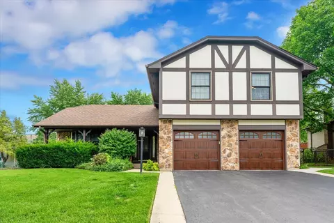 1009 Georgia Dr, Elk Grove Village, IL 60007