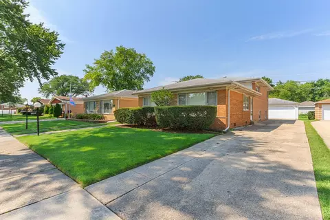 9234 Luna Ave, Morton Grove, IL 60053
