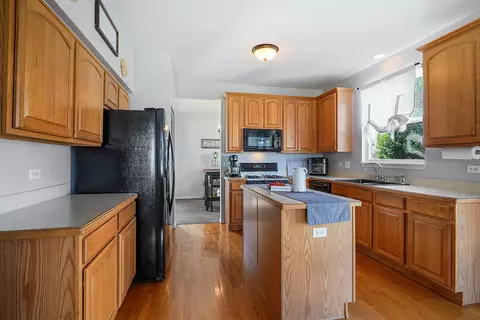 24050 W Champion Dr, Plainfield, IL 60585 photo 4