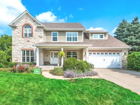 1261 Danforth Dr, Batavia, IL 60510