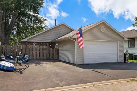 25157 W Mitchell Ct, Ingleside, IL 60041