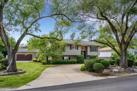 5 N250 Lloyd Ave, Itasca, IL 60143