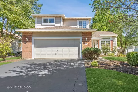 200 Periwinkle Ln, Bolingbrook, IL 60490