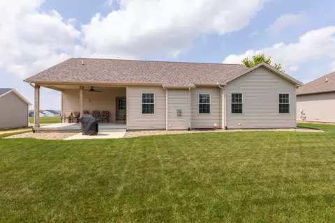 16 Brookstone Cir, Bloomington, IL 61704 photo 5