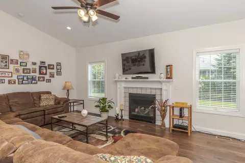 16 Brookstone Cir, Bloomington, IL 61704 photo 19
