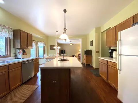 1309 Ardmore Dr, Cary, IL 60013 photo 9
