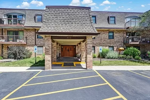 475 N Cass Ave #207, Westmont, IL 60559