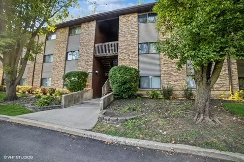 2358 South St #C, Elgin, IL 60123
