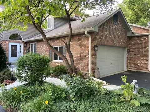 812 Saddlewood Dr, Glen Ellyn, IL 60137
