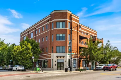 4805 N Claremont Ave #302, Chicago, IL 60625